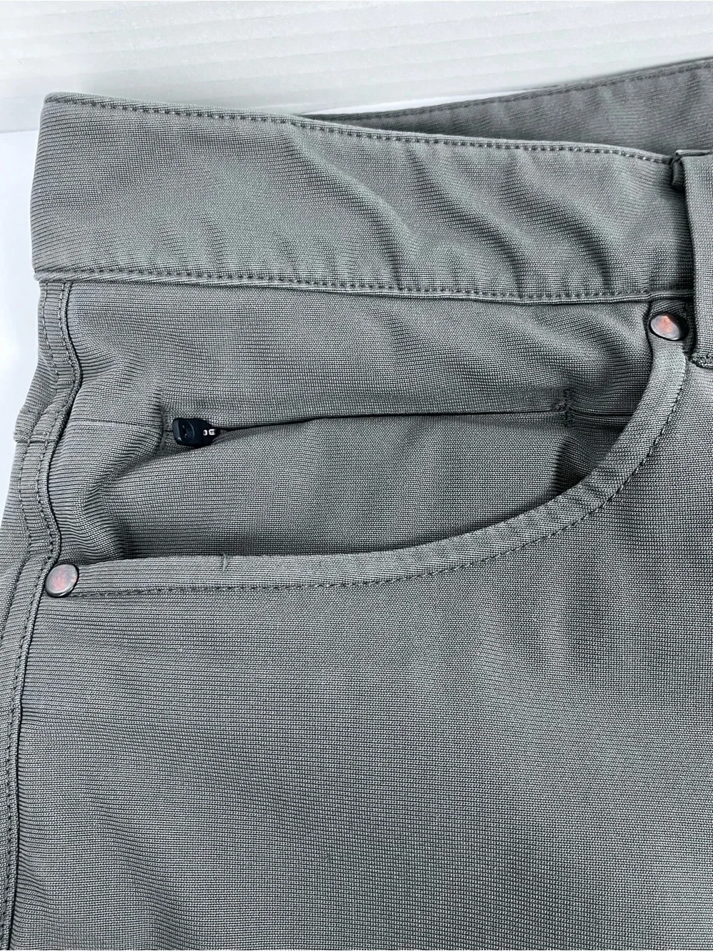 7 Diamonds Men's Infinity Performance 4-Way Stretch Chino Pants Size 32; Golf